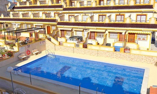 Herverkoop - Stadswoning -
Orihuela Costa - Los Altos