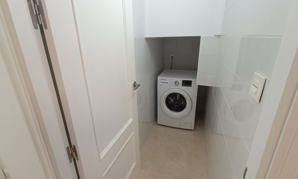 Resale - Stadthaus -
San Miguel de Salinas - Ciudad de las comunicaciones