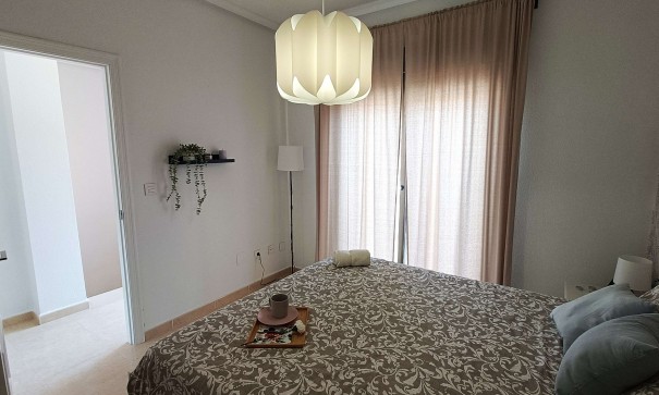 Resale - Stadthaus -
San Miguel de Salinas - Ciudad de las comunicaciones