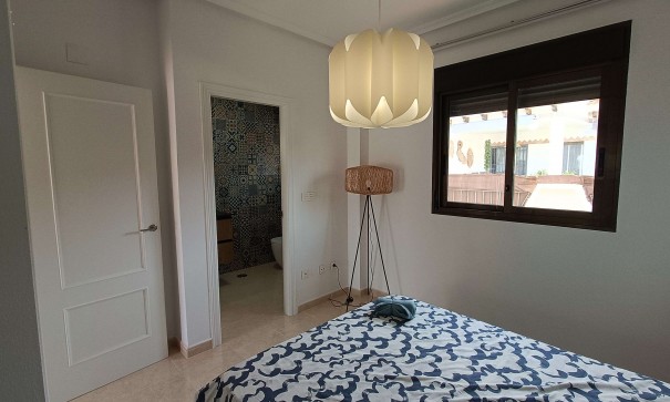 Resale - Stadthaus -
San Miguel de Salinas - Ciudad de las comunicaciones