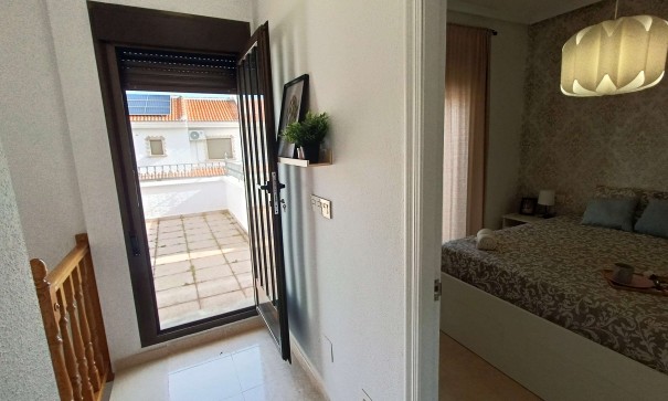 Resale - Stadthaus -
San Miguel de Salinas - Ciudad de las comunicaciones