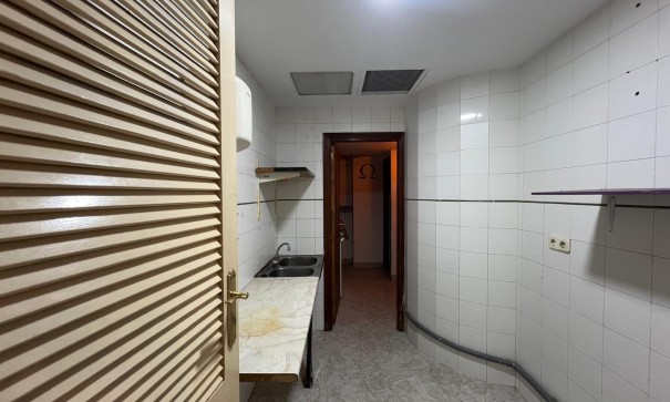 Herverkoop - Commercieel -
Torrevieja - Playa de los Naufragos