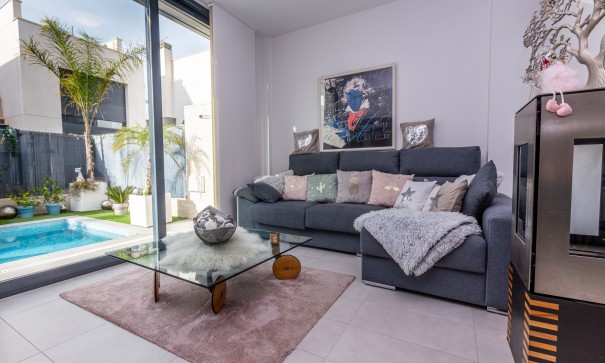 Herverkoop - Vrijstaande Villa -
Villamartín - Pau 26