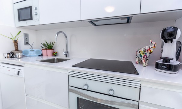 Herverkoop - Vrijstaande Villa -
Villamartín - Pau 26