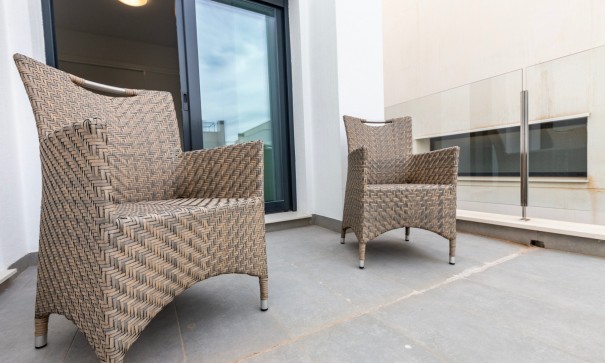 Herverkoop - Vrijstaande Villa -
Villamartín - Pau 26