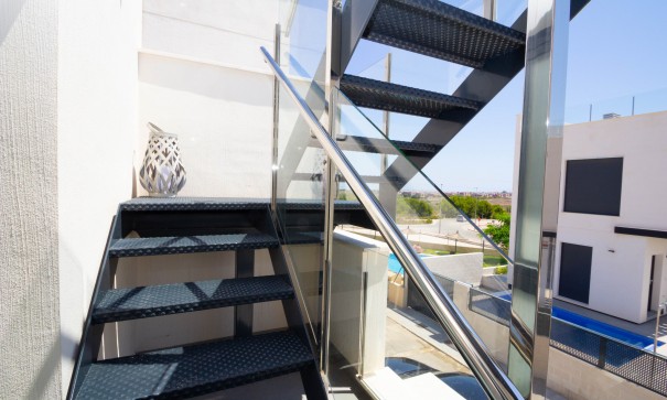 Herverkoop - Vrijstaande Villa -
Villamartín - Pau 26