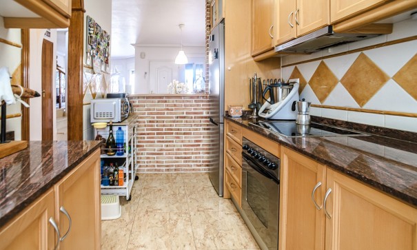 Herverkoop - Vrijstaande Villa -
Guardamar del Segura - El Raso