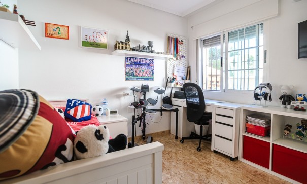 Herverkoop - Vrijstaande Villa -
Guardamar del Segura - El Raso