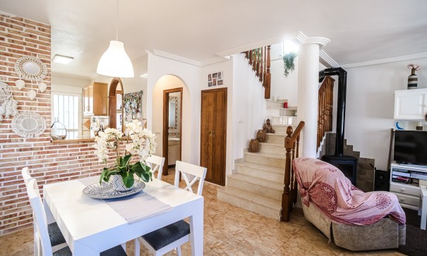 Herverkoop - Vrijstaande Villa -
Guardamar del Segura - El Raso