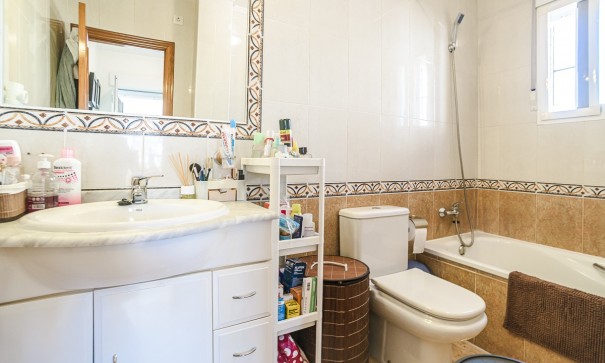 Herverkoop - Vrijstaande Villa -
Guardamar del Segura - El Raso