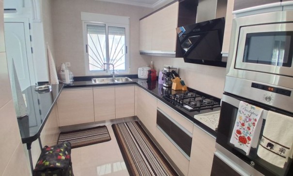 Venta - Chalet Independiente -
Rojales