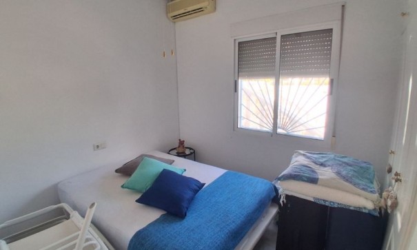 Venta - Chalet Independiente -
Rojales