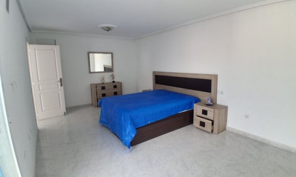 Venta - Chalet Independiente -
Rojales