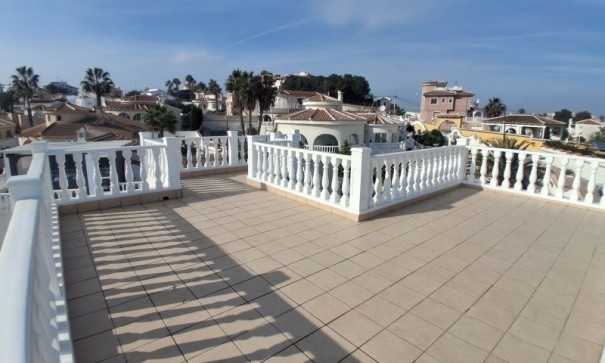 Venta - Chalet Independiente -
Rojales