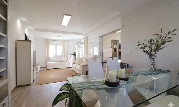 Resale - Freistehende Villa -
Orihuela Costa - Villamartin