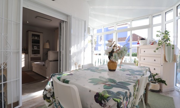 Resale - Freistehende Villa -
Orihuela Costa - Villamartin