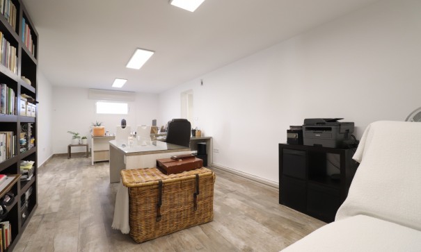 Resale - Freistehende Villa -
Orihuela Costa - Villamartin