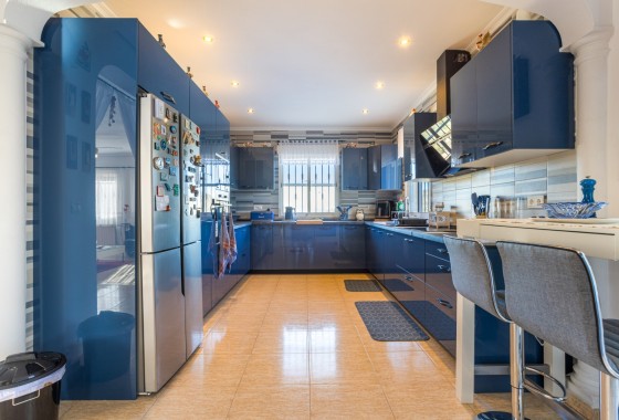 Herverkoop - Finca Landelijk pand -
La Zarza