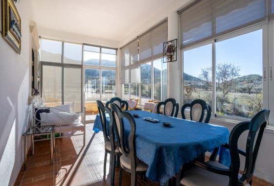 Herverkoop - Finca Landelijk pand -
La Zarza