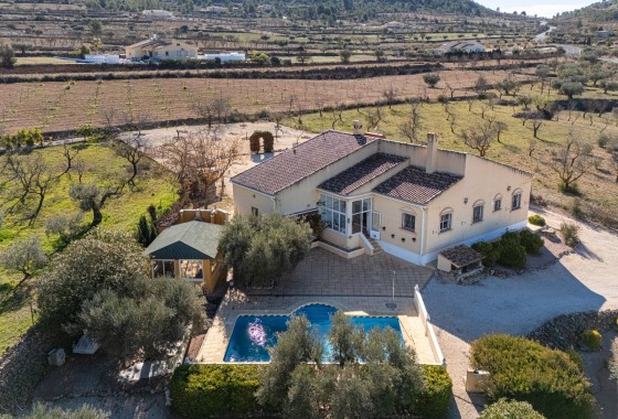 Herverkoop - Finca Landelijk pand -
La Zarza