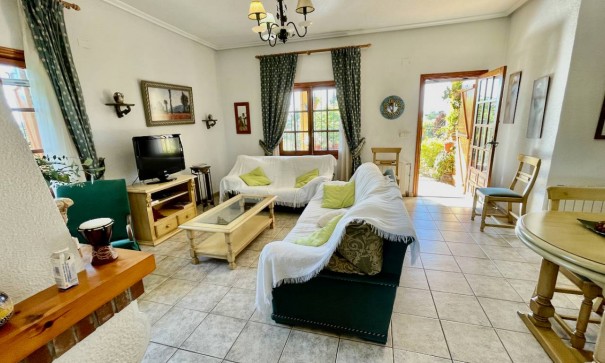 Återförsäljning - Finca lantlig egendom -
Daya Nueva