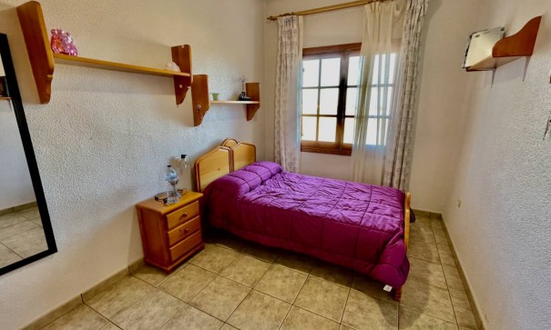 Återförsäljning - Finca lantlig egendom -
Daya Nueva