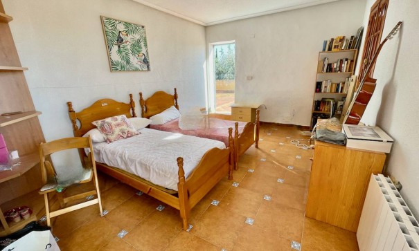 Återförsäljning - Finca lantlig egendom -
Daya Nueva