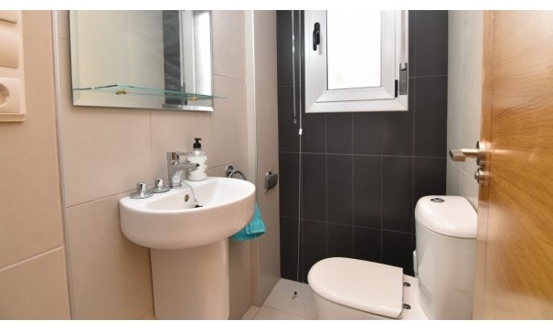 Återförsäljning - Radhus -
Guardamar del Segura