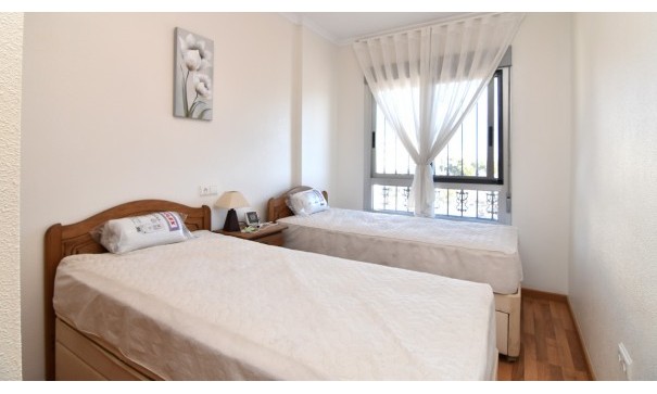 Återförsäljning - Radhus -
Guardamar del Segura