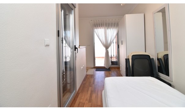 Återförsäljning - Radhus -
Guardamar del Segura