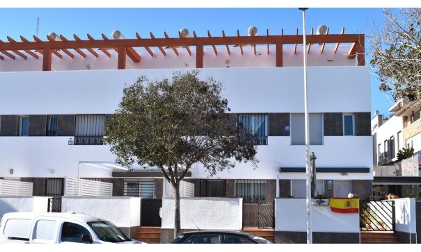 Återförsäljning - Radhus -
Guardamar del Segura