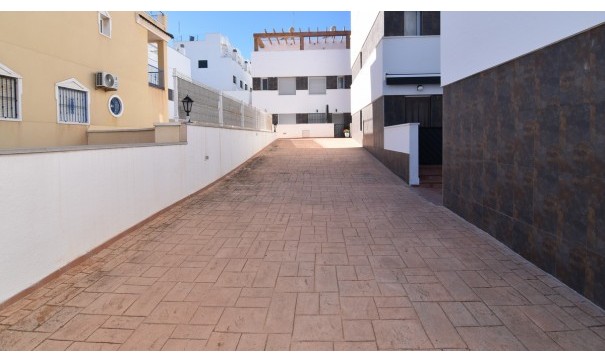 Återförsäljning - Radhus -
Guardamar del Segura