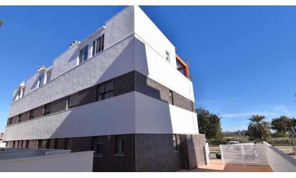 Återförsäljning - Radhus -
Guardamar del Segura