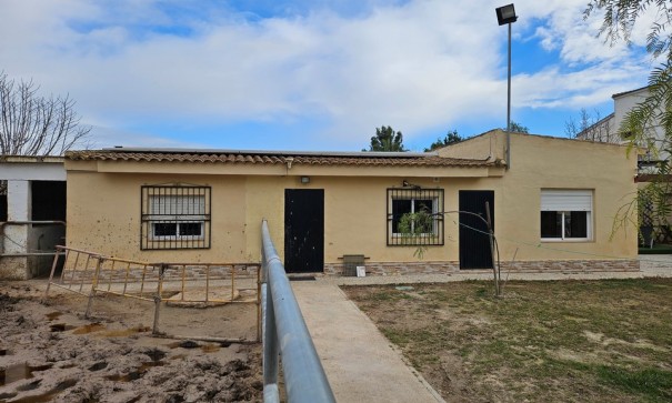 Resale - Finca Landgut -
Orihuela