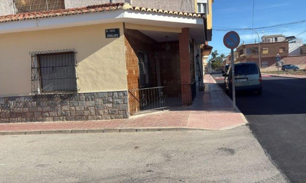 Sale - Town house -
San Isidro