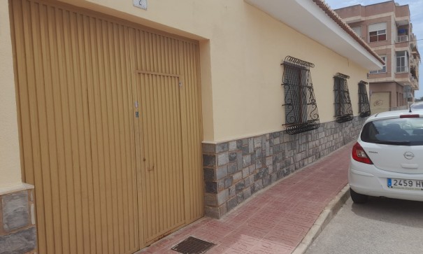 Sale - Town house -
San Isidro