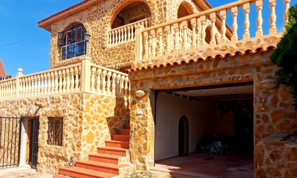 Sale - Detached Villa -
Torrevieja