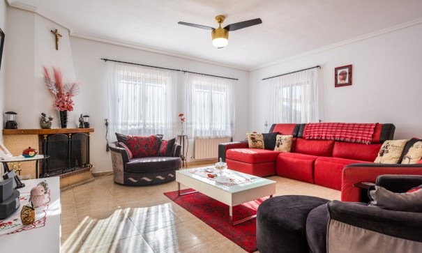 Sale - Finca Country Property -
La Zarza