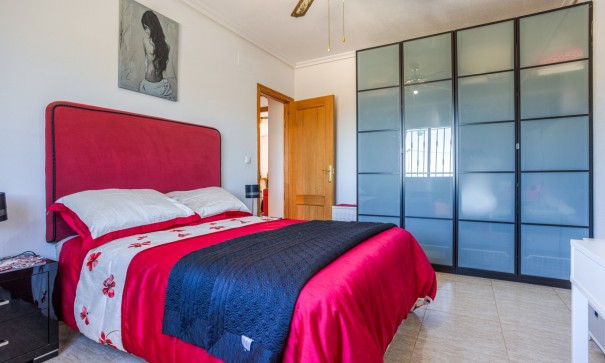 Sale - Finca Country Property -
La Zarza