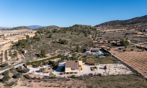 Sale - Finca Country Property -
La Zarza