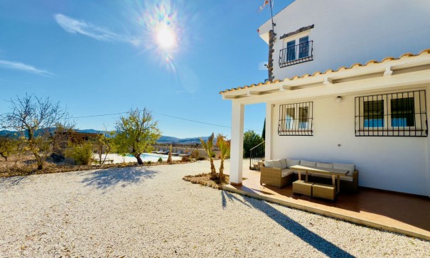 Videresalg - Fritliggende villa -
Monóvar