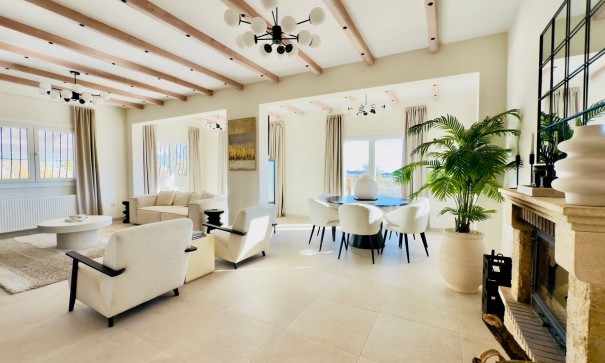 Videresalg - Fritliggende villa -
Monóvar