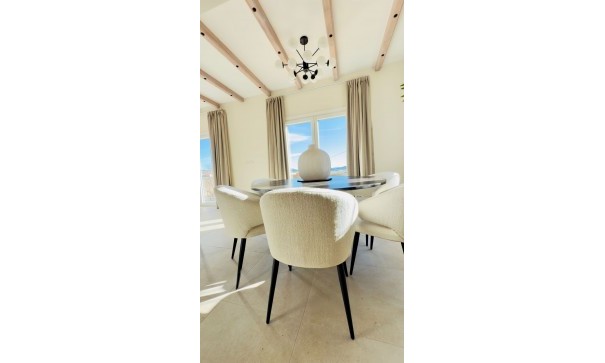 Videresalg - Fritliggende villa -
Monóvar