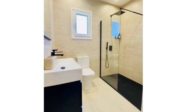 Videresalg - Fritliggende villa -
Monóvar