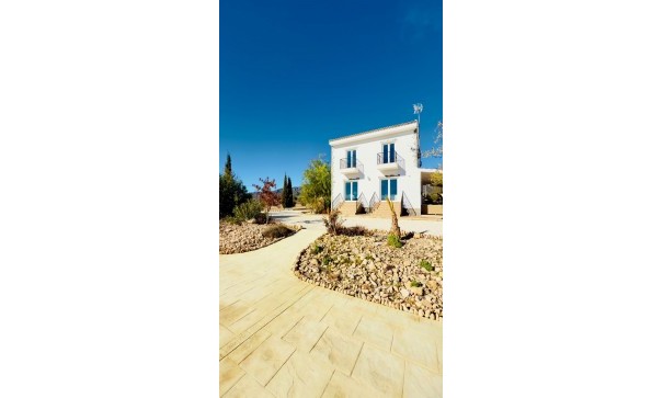 Videresalg - Fritliggende villa -
Monóvar