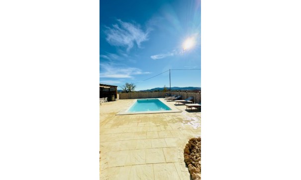 Videresalg - Fritliggende villa -
Monóvar