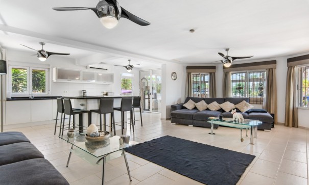 Sale - Finca Country Property -
Catral