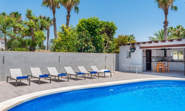 Sale - Finca Country Property -
Catral