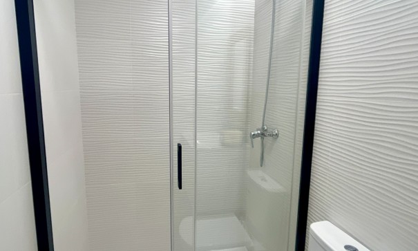 Återförsäljning - Lägenhet lägenhet -
Torrevieja - Punta Prima