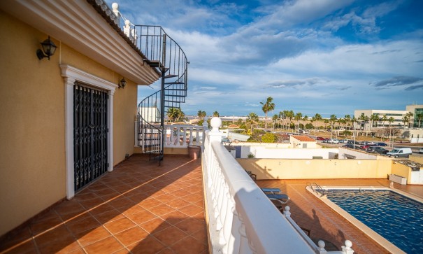 Videresalg - Fritliggende villa -
Torrevieja - LOS BALCONES - LOS ALTOS